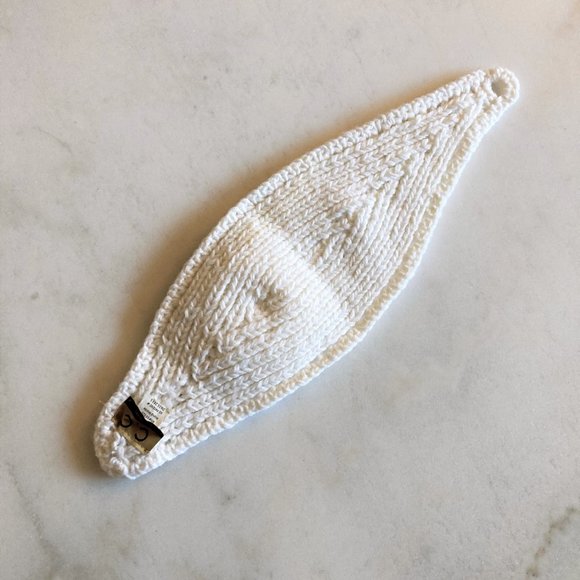 White knit headband / ear warmer, adjustable button closure, flower (hand made) - Picture 4 of 8